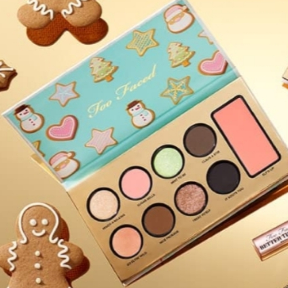 TOO FACED CHRISTMAS BAKE SHOP SUGAR COOKIE SCENTED FACE & EYE PALETTE. - Picture 5 of 6